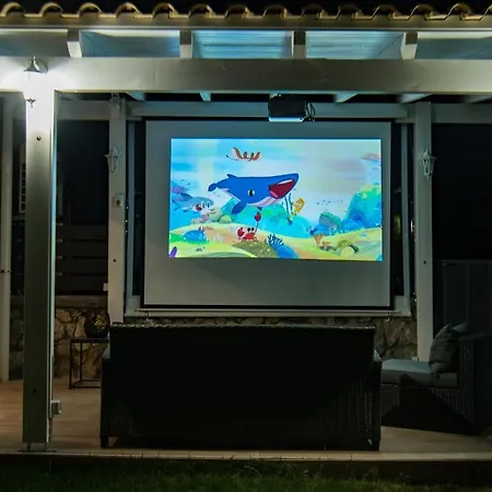 Davinci Outdoor Cinema Villa